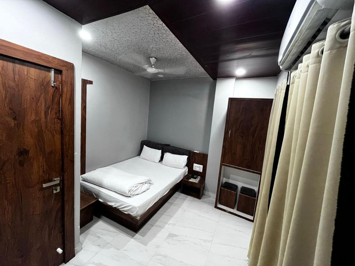 Hotel Shankar Удджайн Екстер'єр фото