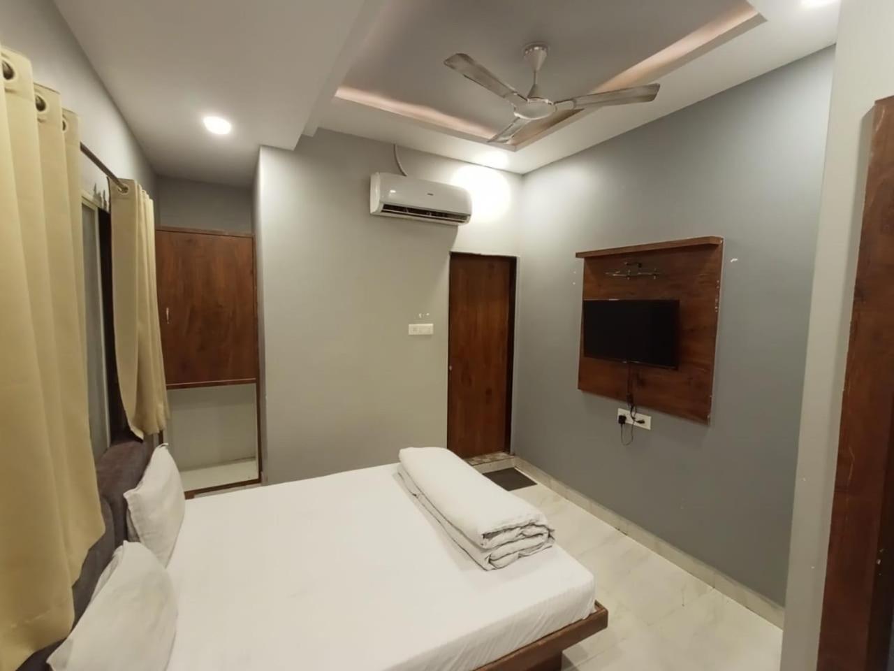 Hotel Shankar Удджайн Екстер'єр фото